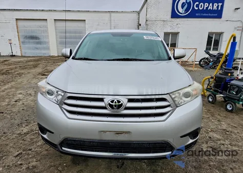 2012 Toyota Highlander Base z USA, uszkodzony, nr VIN 5TDBK3EH2CS172972